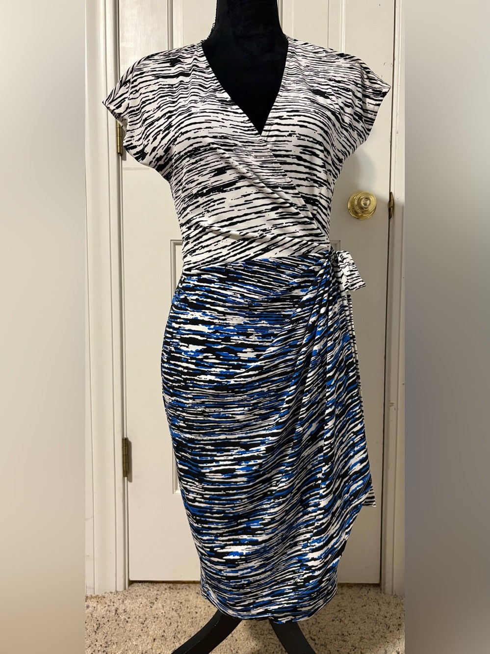 MAGGIE LONDON Wrap-Style Dress in Black, White & Blue